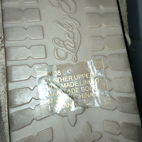 Lucky Brand Flat Suede Fur lined ankle booties size 8 Pull On Tan color - Picture 11 of 11